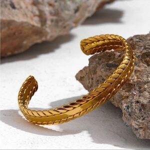 #16 NEW Retro Gold Leaves Cuff Bracelet